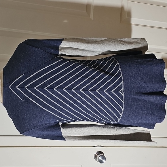 People Like Frank Open Women's Navy & Gray Striped Sweater. USA. - Picture 6 of 8